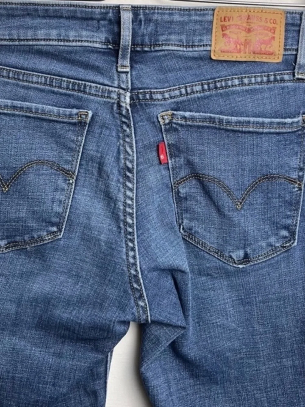 LEVI’S 711 Skinny Jeans